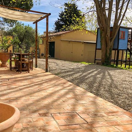 La Tonnaia Apartment Lari Екстериор снимка