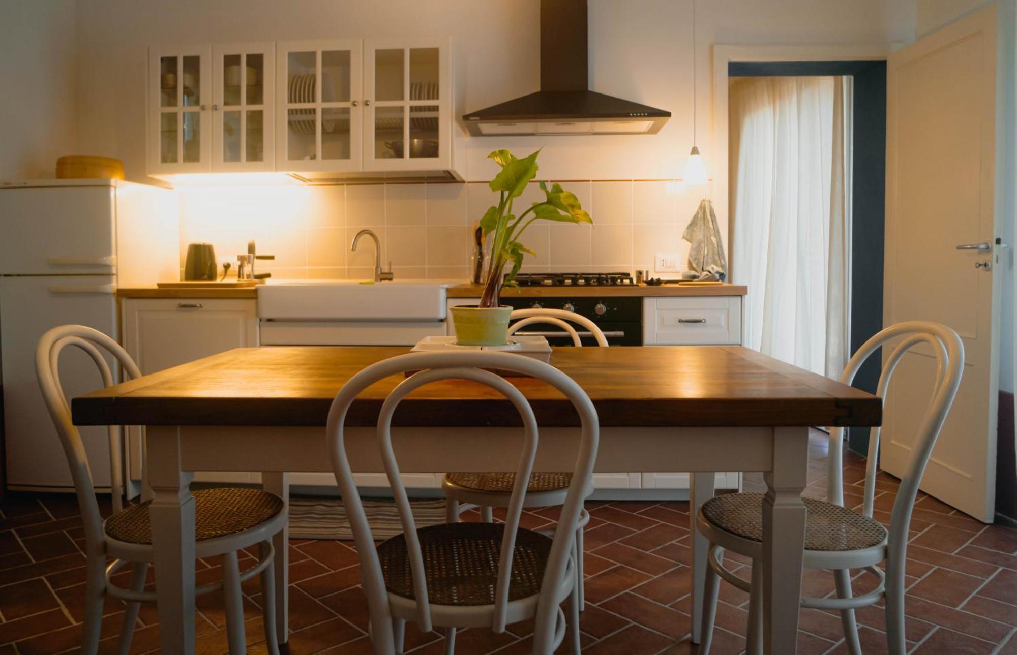La Tonnaia Apartment Lari Екстериор снимка