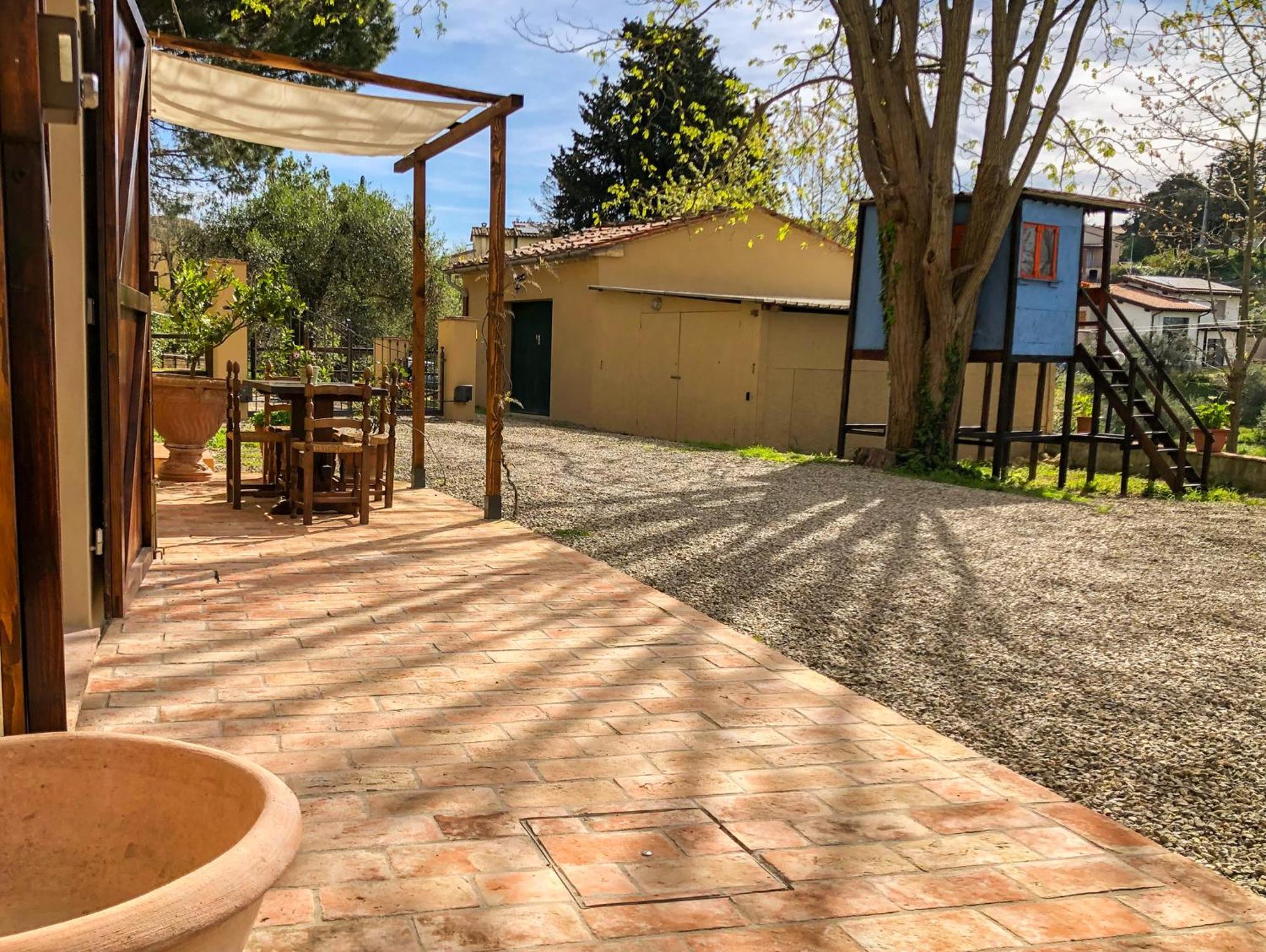 La Tonnaia Apartment Lari Екстериор снимка