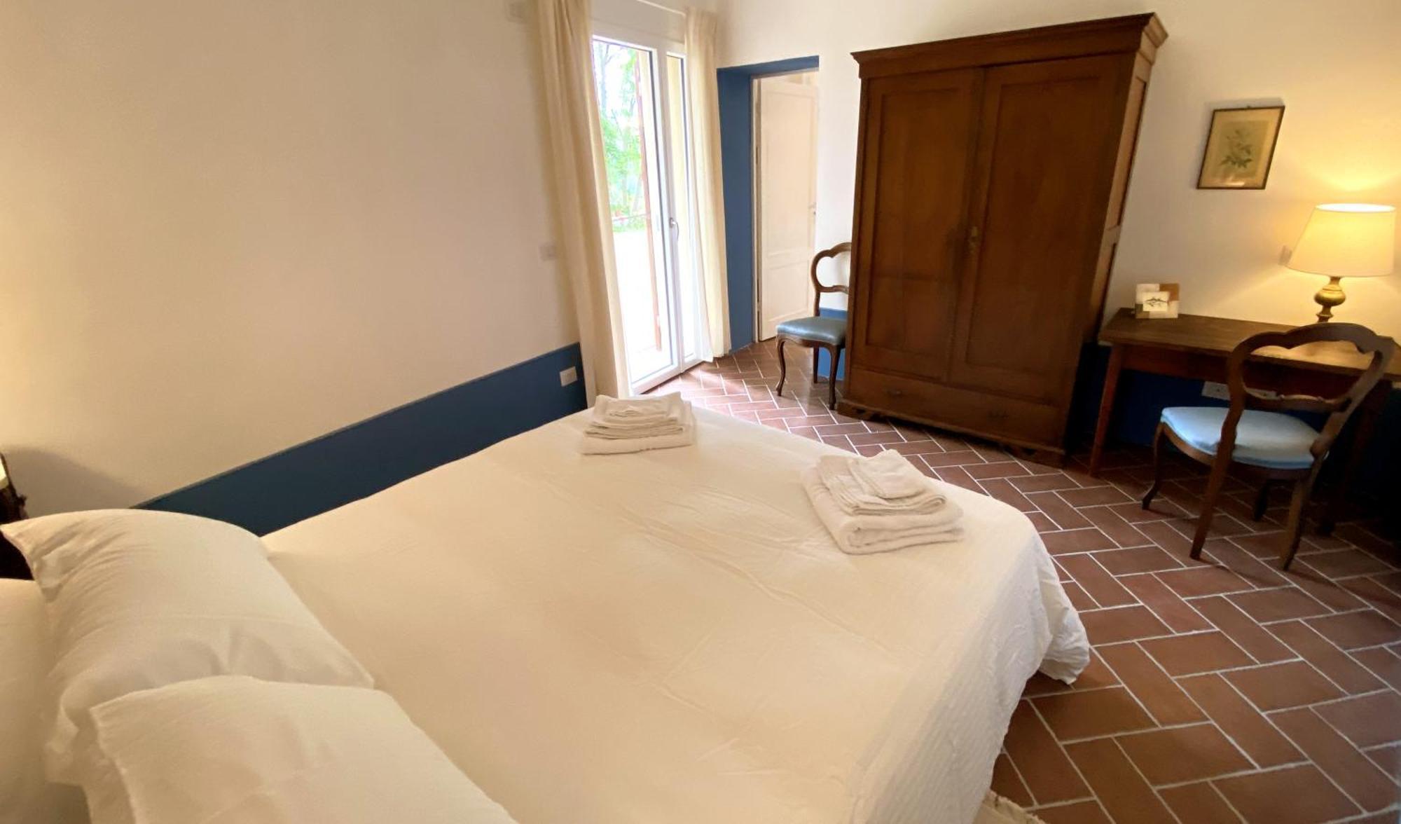 La Tonnaia Apartment Lari Екстериор снимка