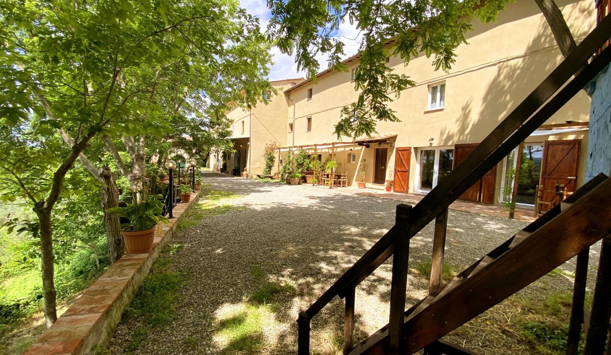 La Tonnaia Apartment Lari Екстериор снимка