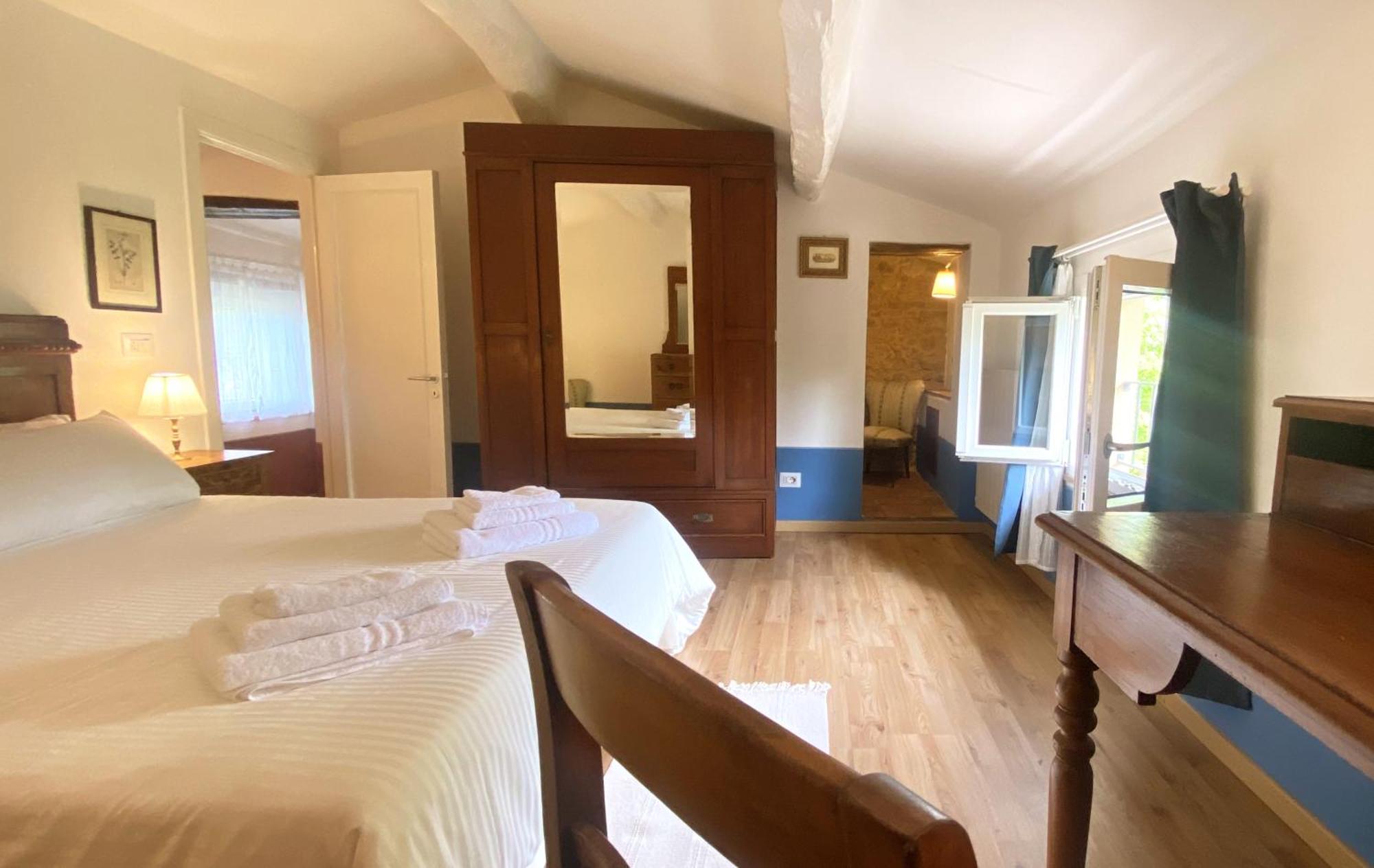 La Tonnaia Apartment Lari Екстериор снимка