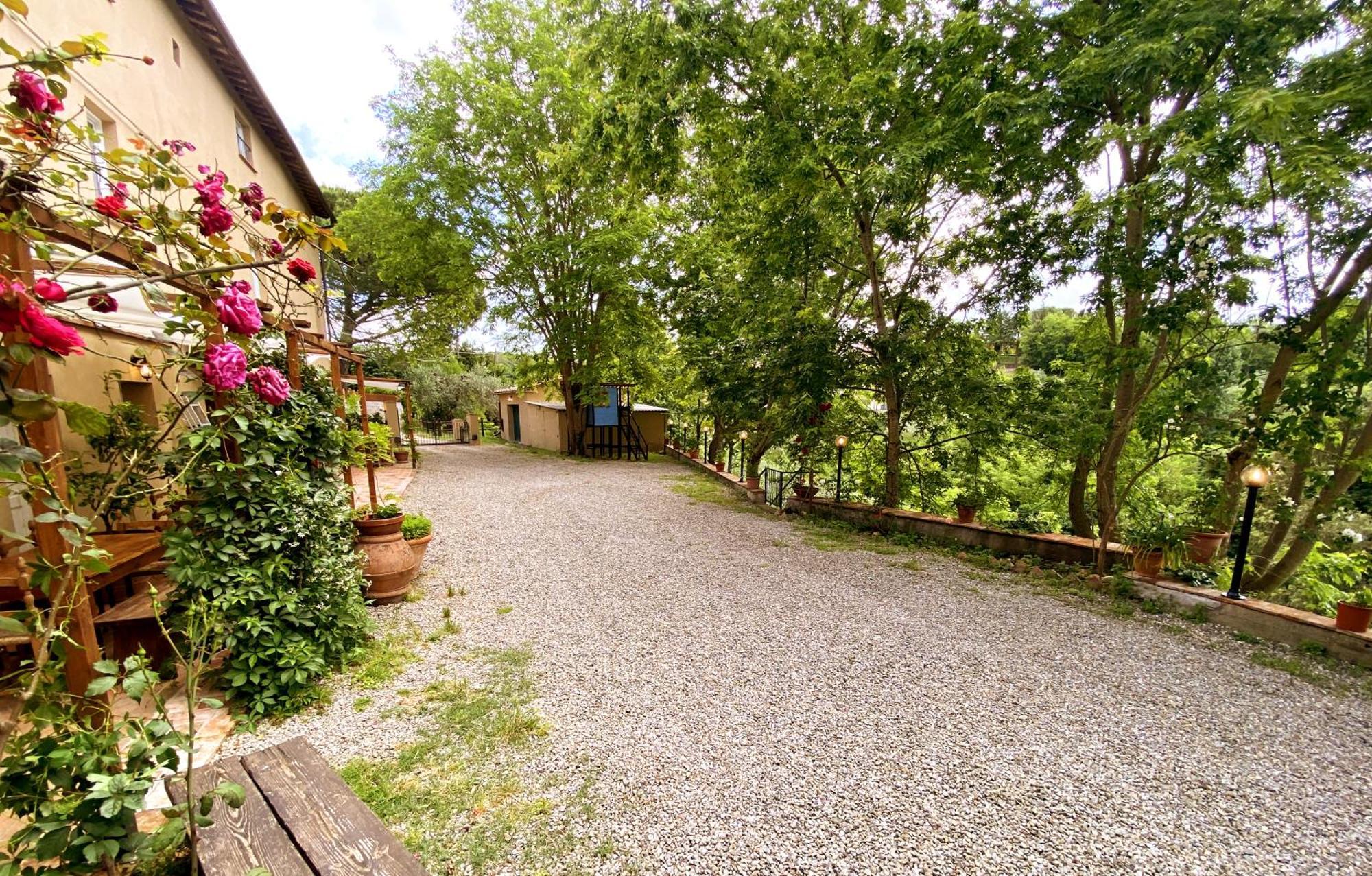 La Tonnaia Apartment Lari Екстериор снимка